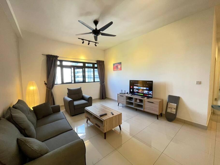 Meridin Medini By Wp Homestay Nusajaya  Ngoại thất bức ảnh