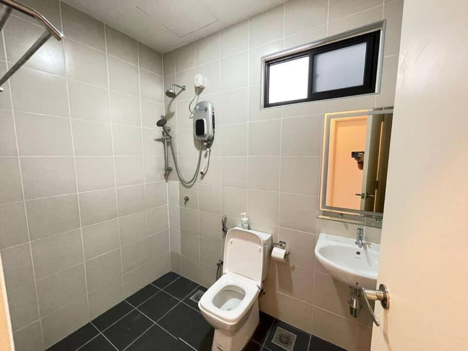Meridin Medini By Wp Homestay Nusajaya  Ngoại thất bức ảnh