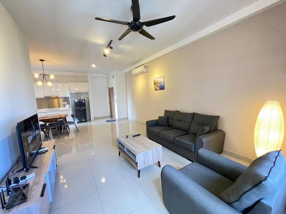 Meridin Medini By Wp Homestay Nusajaya  Ngoại thất bức ảnh