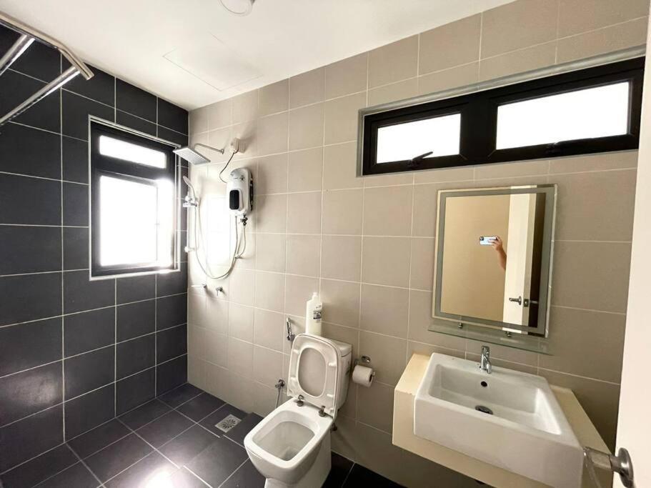 Meridin Medini By Wp Homestay Nusajaya  Ngoại thất bức ảnh