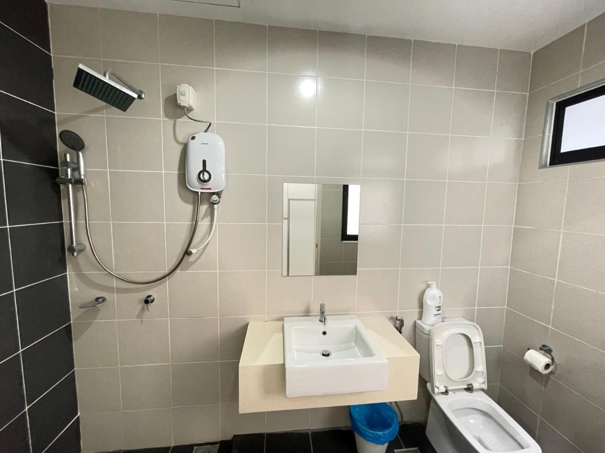 Meridin Medini By Wp Homestay Nusajaya  Ngoại thất bức ảnh