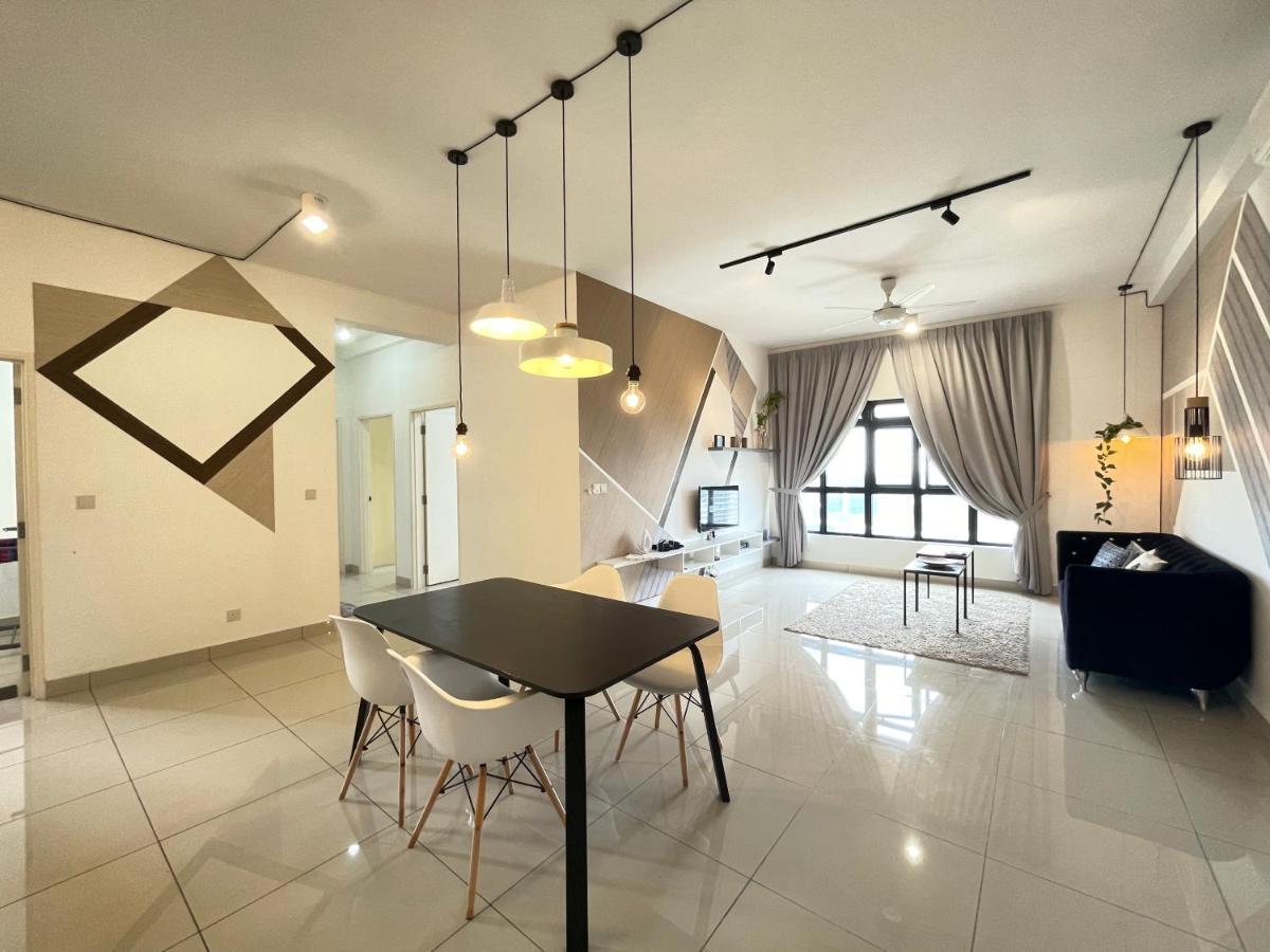 Meridin Medini By Wp Homestay Nusajaya  Ngoại thất bức ảnh